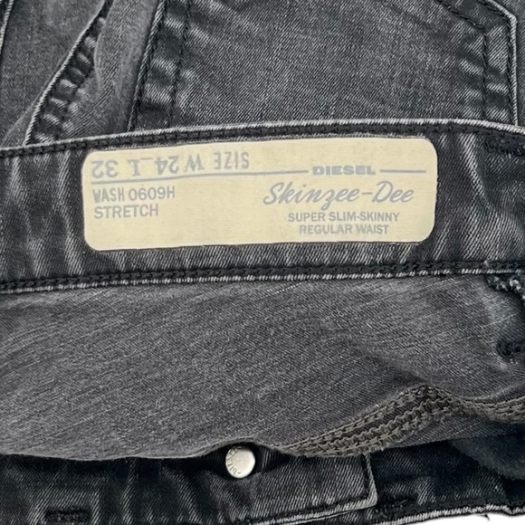 Diesel Black Skinzee-Dee Super Slim Skinny Regular Waist Jeans Size 24 Women’s - Picture 2 of 7